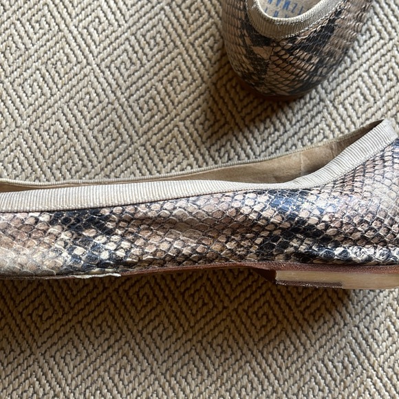 Stuart Weitzman Snake Print Flats, 7.5 - Picture 10 of 11